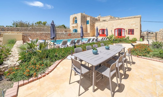 San Lawrenz House | Holiday house San Lawrenz for 1 - 16 persons with 7 bedrooms - Twin house