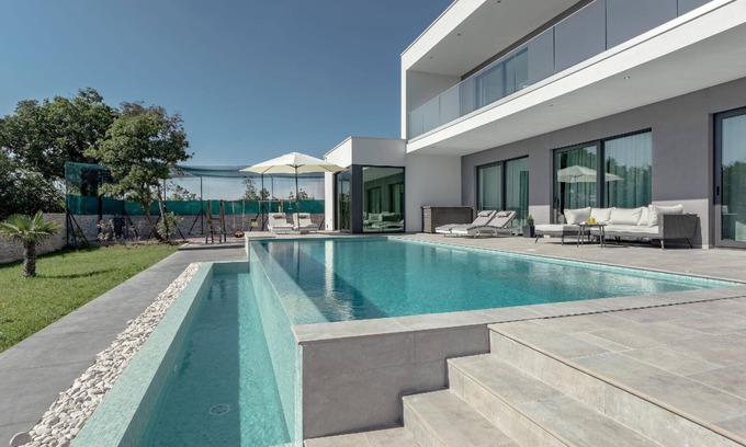 Svetvincenat House | Holiday house Svetvinčenat for 1 - 10 persons with 5 bedrooms - Holiday house