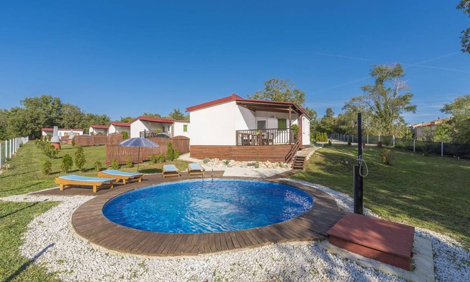 Tinjan House | Holiday house with private pool No.5 in holiday park Jelovci