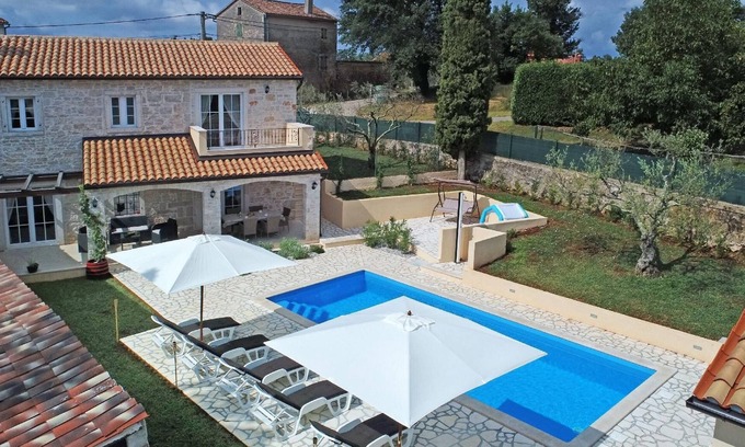 Vizinada House | Holiday house with private pool for 6 persons approx. 130 m² in Markovici, Istria (Interior of Istria)