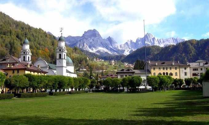 Agordo Apartment | HOLIDAY IN Agordo Dolomites, hiking, relaxation, forests, rocks and sunsets PINK !