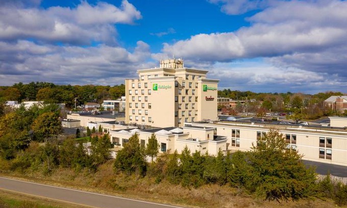 Dedham Hotel | Holiday Inn Boston - Dedham Hotel & Conference Center an IHG Hotel