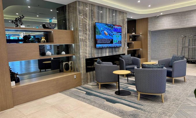 Burlington Hotel | Holiday Inn Burlington Conference Centre by IHG