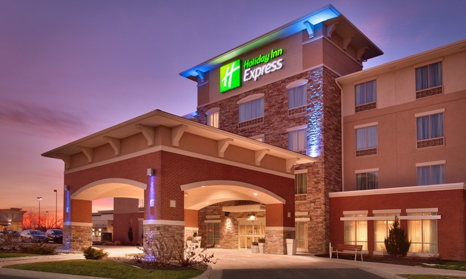 Overland Park Hotel | Holiday Inn Express & Suites Overland Park, an Ihg Hotel