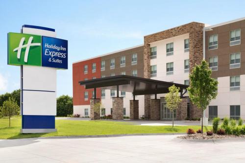 Auburn Hills Hotel | Holiday Inn Express - Auburn Hills South by IHG