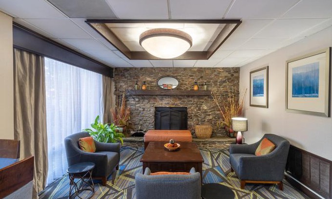 Forsyth Hotel | Holiday Inn Express Forsyth