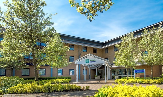 Willen Hotel | Holiday Inn Express Milton Keynes, an Ihg Hotel