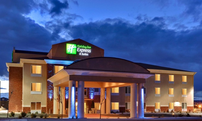 Albuquerque Hotel | Holiday Inn Express Hotel & Suites Albuquerque Airport by IHG