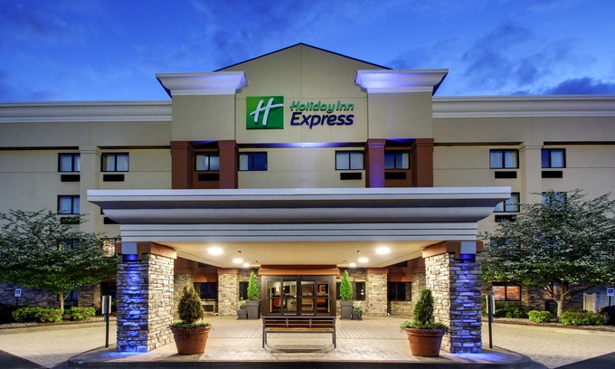 Oak Grove Hotel | Holiday Inn Express Hotel Fort Campbell-Oak Grove, an IHG Hotel