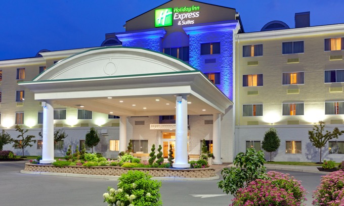 Watertown Hotel | Holiday Inn Express Hotel & Suites Watertown - Thousand Islands, an Ihg Hotel