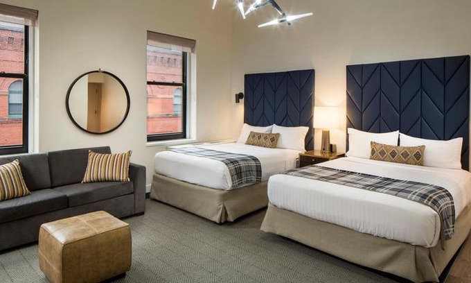 West End Hotel | Holiday Inn Express Hotel and Suites Boston TD Garden