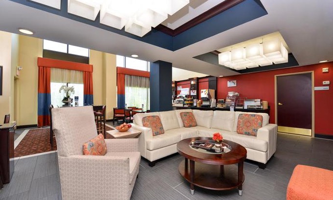 Sunset Valley Hotel | Holiday Inn Express Hotel & Suites Austin SW - Sunset Valley