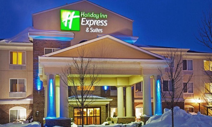 West Omaha Hotel | Holiday Inn Express Hotel & Suites Omaha West, an Ihg Hotel