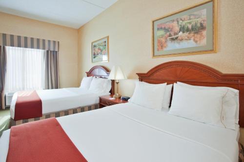 Drums Hotel | Holiday Inn Express Hotel & Suites Drums-Hazelton by IHG