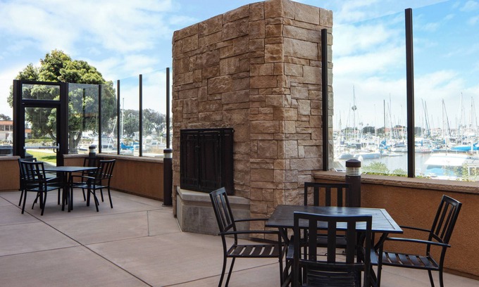 Ventura Hotel | Holiday Inn Express Hotel & Suites Ventura by IHG