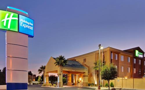 Sunrise Manor Hotel | Holiday Inn Express Las Vegas-Nellis by IHG