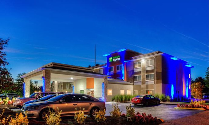 Newberg Hotel | Holiday Inn Express Newberg - Wine Country