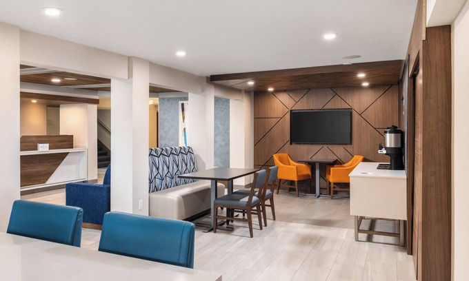 Lake Oswego Hotel | Holiday Inn Express Portland South-Lake Oswego by IHG