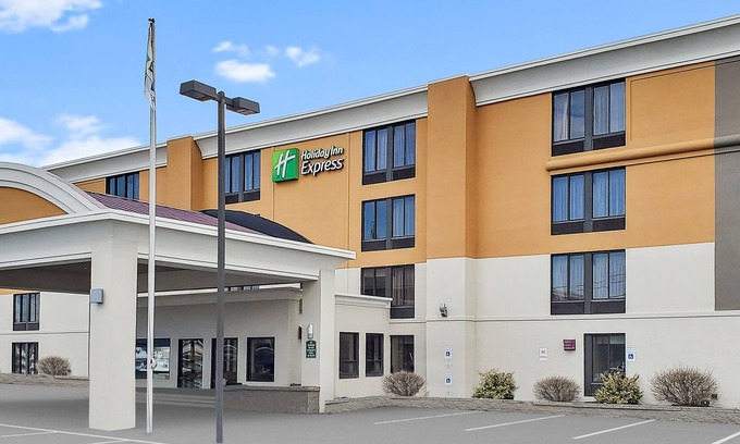 North Greece Hotel | Holiday Inn Express Rochester - Greece by IHG