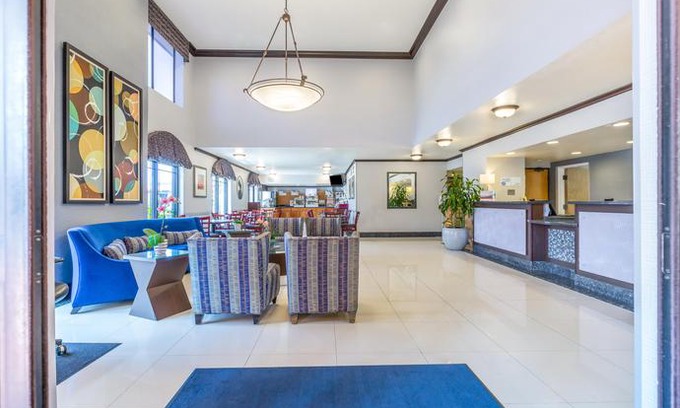 Midway-Pacific Highway Hotel | Holiday Inn Express San Diego - Sea World Area