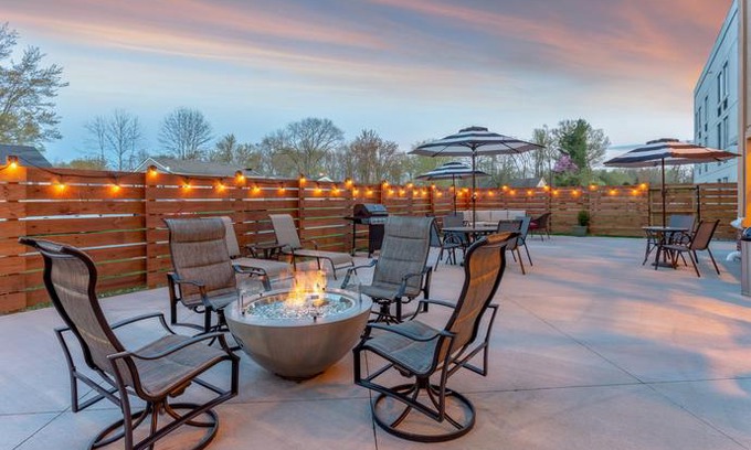 Scottsburg Hotel | Holiday Inn Express Scottsburg