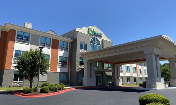 Enterprise Hotel | Holiday Inn Express & Suites Enterprise