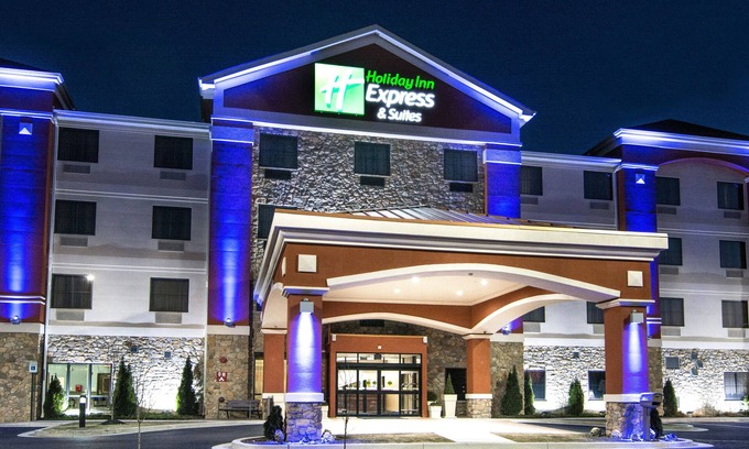 Elkton Hotel | Holiday Inn Express & Suites Elkton - University Area by IHG