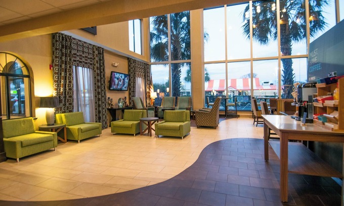 Houston Hotel | Holiday Inn Express & Suites Houston North Intercontinental by IHG