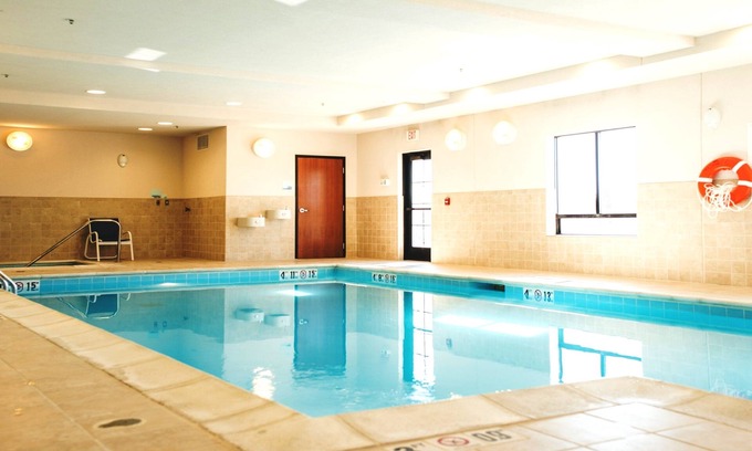 Morton Hotel | Holiday Inn Express & Suites Morton - Peoria Area by IHG