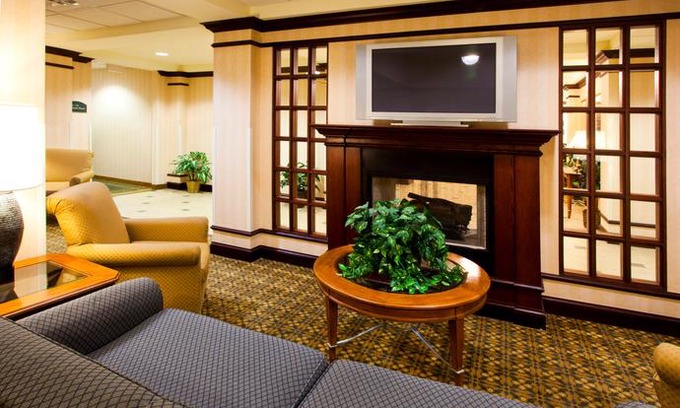 North Syracuse Hotel | Holiday Inn Express Syracuse Airport