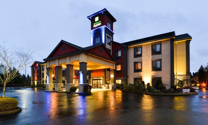 Pleasant Valley Hotel | Holiday Inn Express Vancouver North, an Ihg Hotel