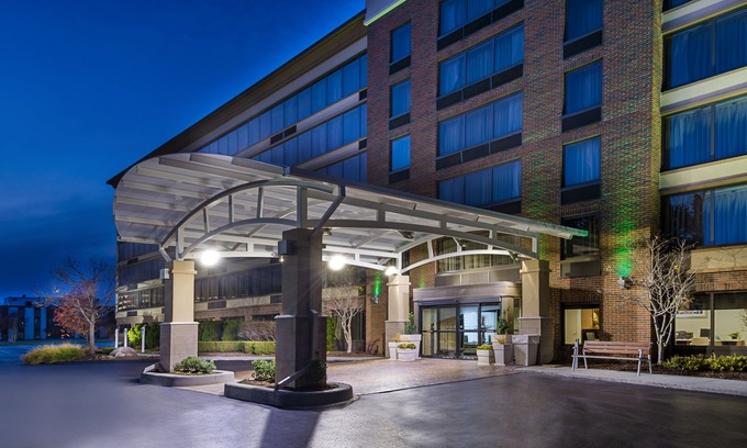 Warren Hotel | Holiday Inn Hotel & Suites Warren, an Ihg Hotel
