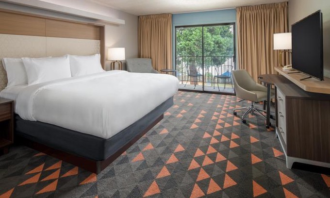 Hayden Island Hotel | Holiday Inn - Portland - Columbia Riverfront An IHG Hotel