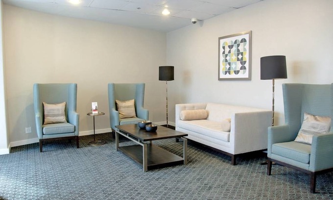 Victorville Hotel | Holiday Inn Victorville, an IHG Hotel