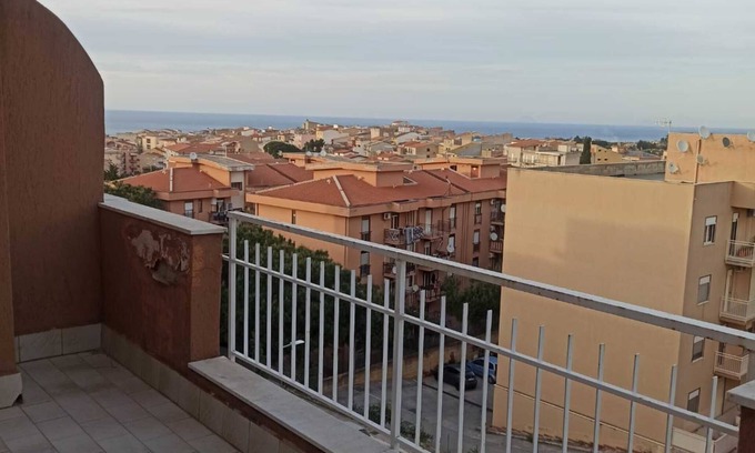 Campofelice di Roccella House | Holiday Home "Open house" with Mountain View, Terrace & Balcony