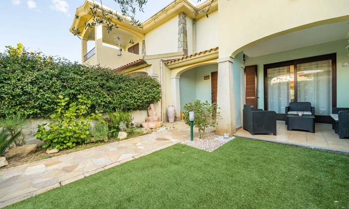 Castiadas House | Holiday Home 'Casa Roberta' with Mountain View, Wi-Fi and Air Conditioning