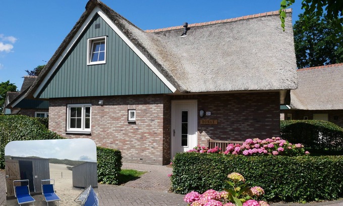 Sint Maartensvlotbrug Villa | Holiday villa for 6 people, within cycling distance of the beach