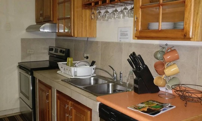 Golden Grove Villa | Holiday Villa in tropical setting within Samaan Grove Gated Community