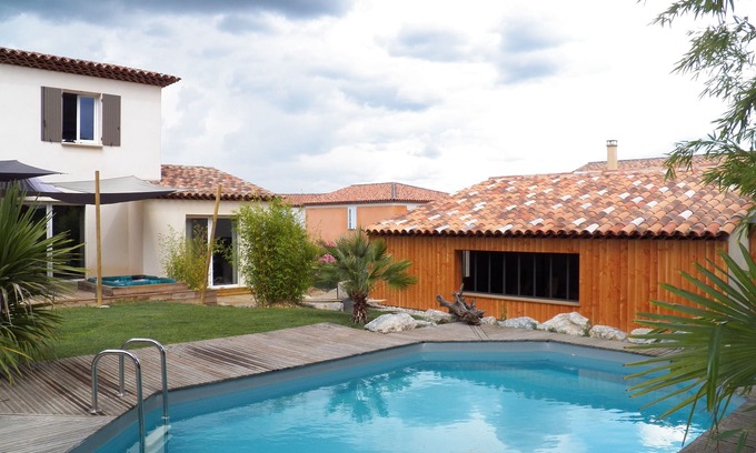 Villeneuve Villa | Holiday villa, quiet, with garden swimming pool and spa .