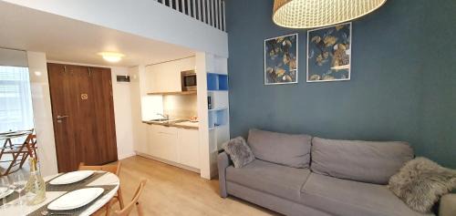 Miedzyzdroje Apartment | HolidayHomePL Aparthotel 009 z balkonem przy plaży