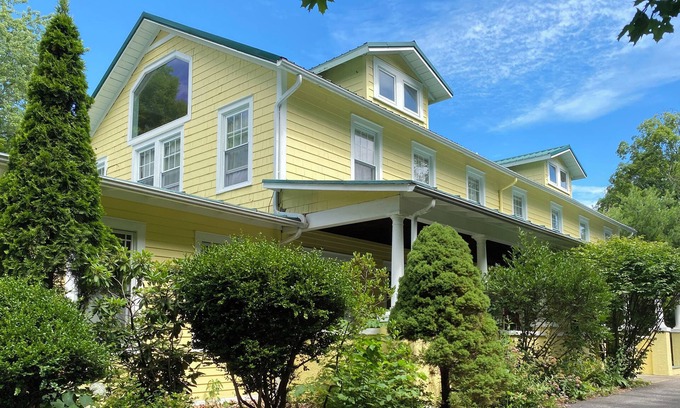 Catskill Cabin | HollyKissHudsonValley Renovated 1900 Lodge, Full House, including Guest Suite