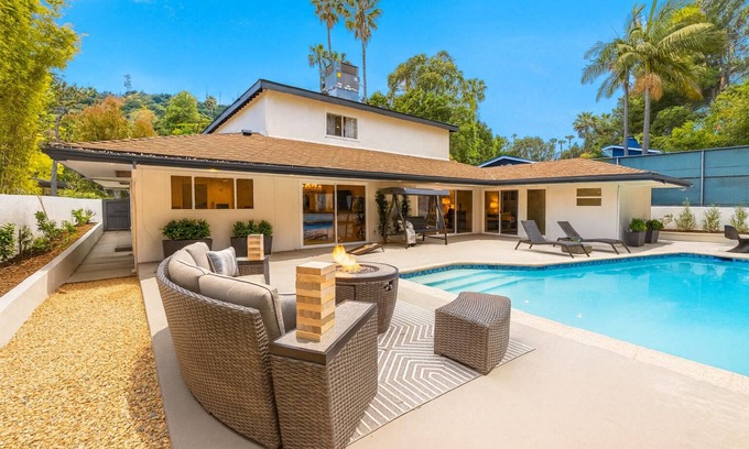 Hollywood Hills West House | Hollywood Hills Villa: Heated Pool, Unique Design, Peaceful and Private
