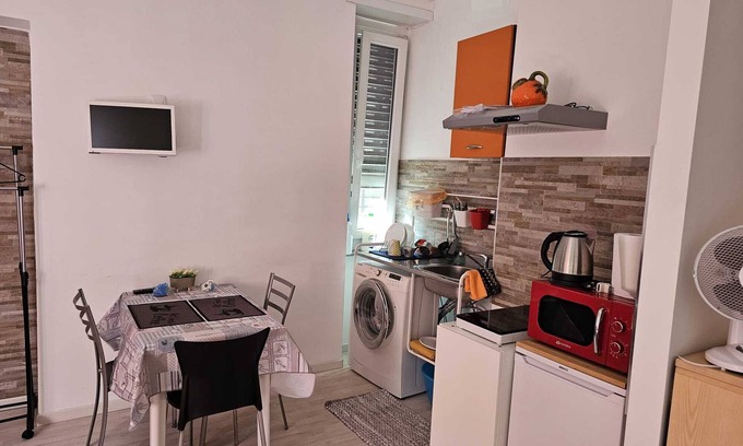 San Donato Apartment | Home 21 Wi FI near downtown, porta susa, subway, stadium