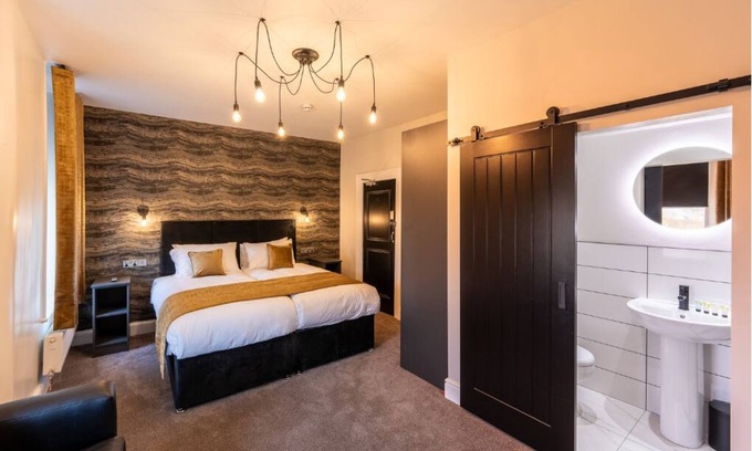 Anfield House | Home at 42 Arkles Lane