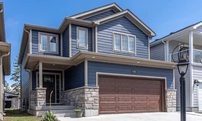 Grand Bend House | Home Away from Home in Grand Bend - 5 mins walk to the beach!