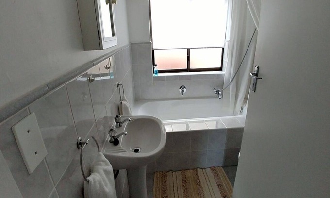 Froggy Farm Cottage | Home away from Home!