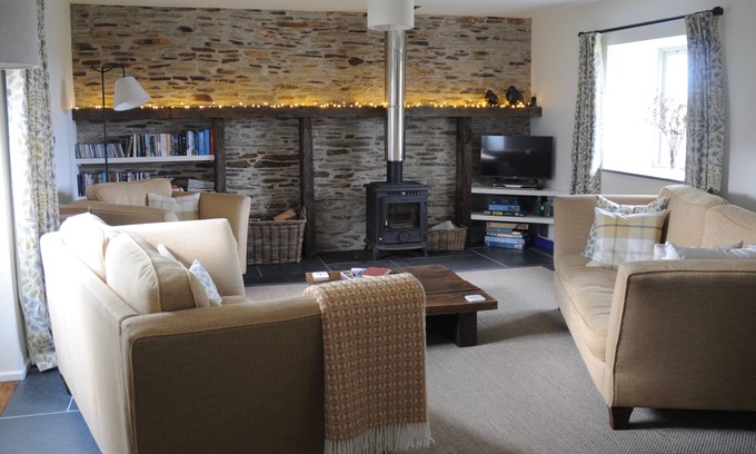Tredinnick House | Home Barn Tredinnick, luxury barn conversion near Padstow (Fri-Fri)