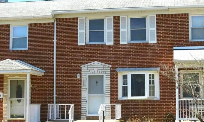 Parkville House | Home for the Holidays Near Baltimore