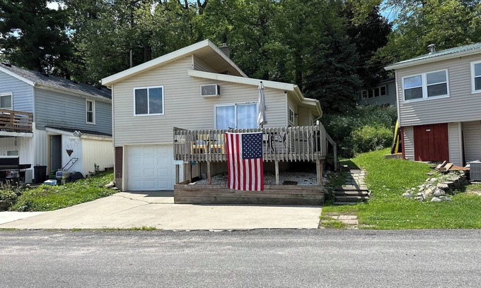Smyrna House | Home in Belding