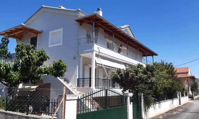 Velon House | Home next to the beach